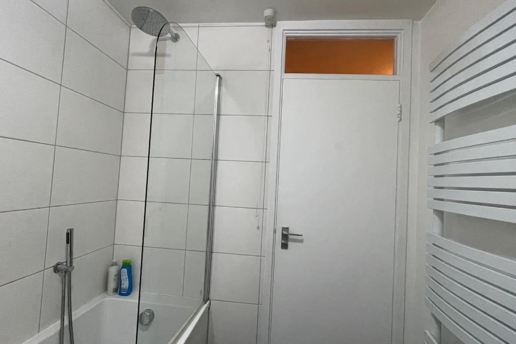 Cosy Flat For 4, Family Friendly, Private Parking, Close To Central London Eksteriør bilde