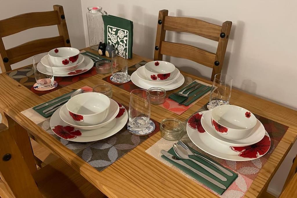 Cosy Flat For 4, Family Friendly, Private Parking, Close To Central London Eksteriør bilde